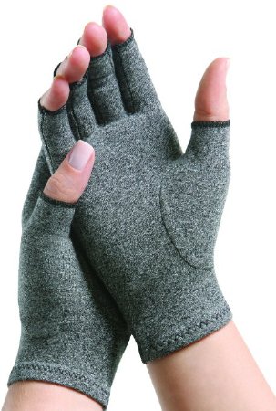 What are the size options for IMAK Arthritis Gloves?