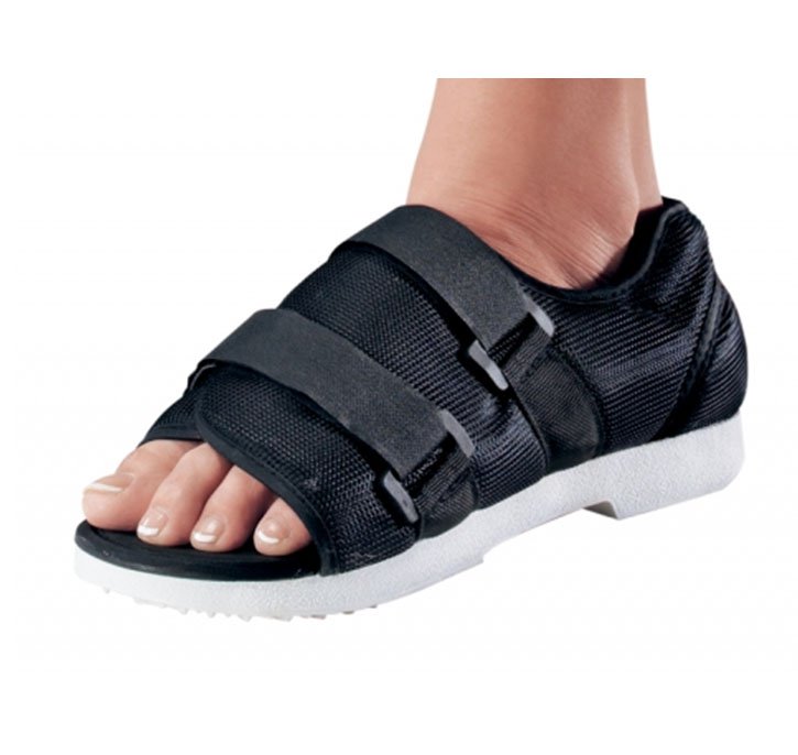 Could you tell me the color of this cast shoe for ProCare Med/Surg?