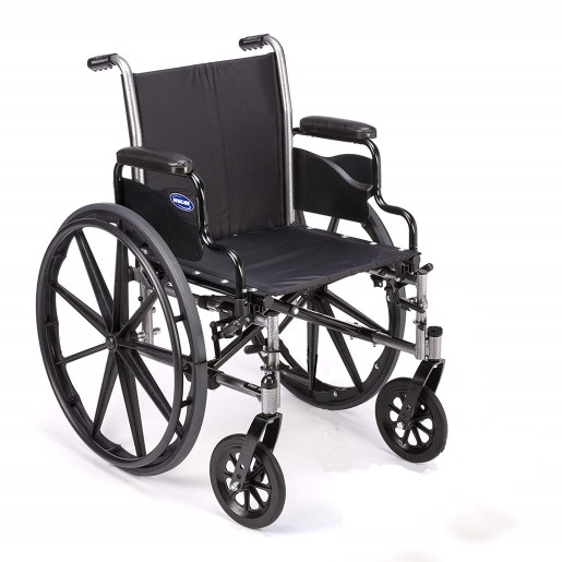 Does the Invacare Tracer SX5 wheelchair include leg rests?